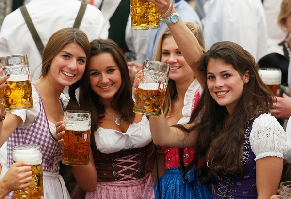 austrian-national-dress-girls