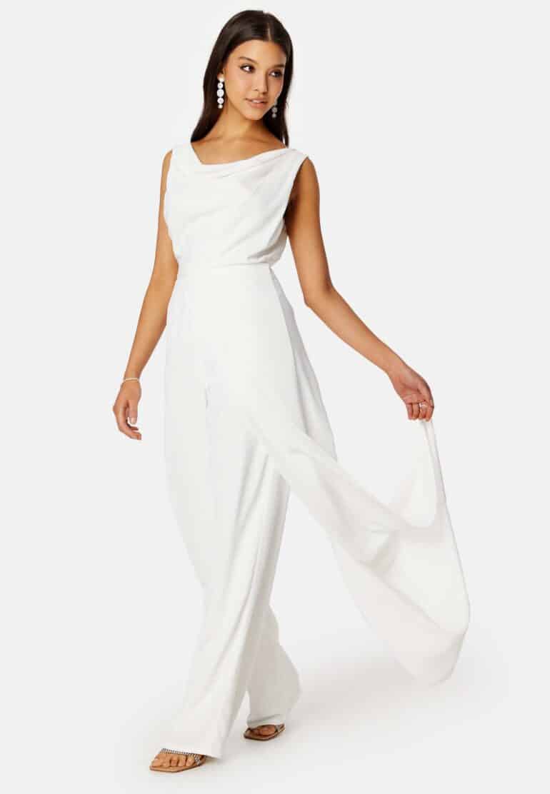 Vit lang klanning bubbleroom