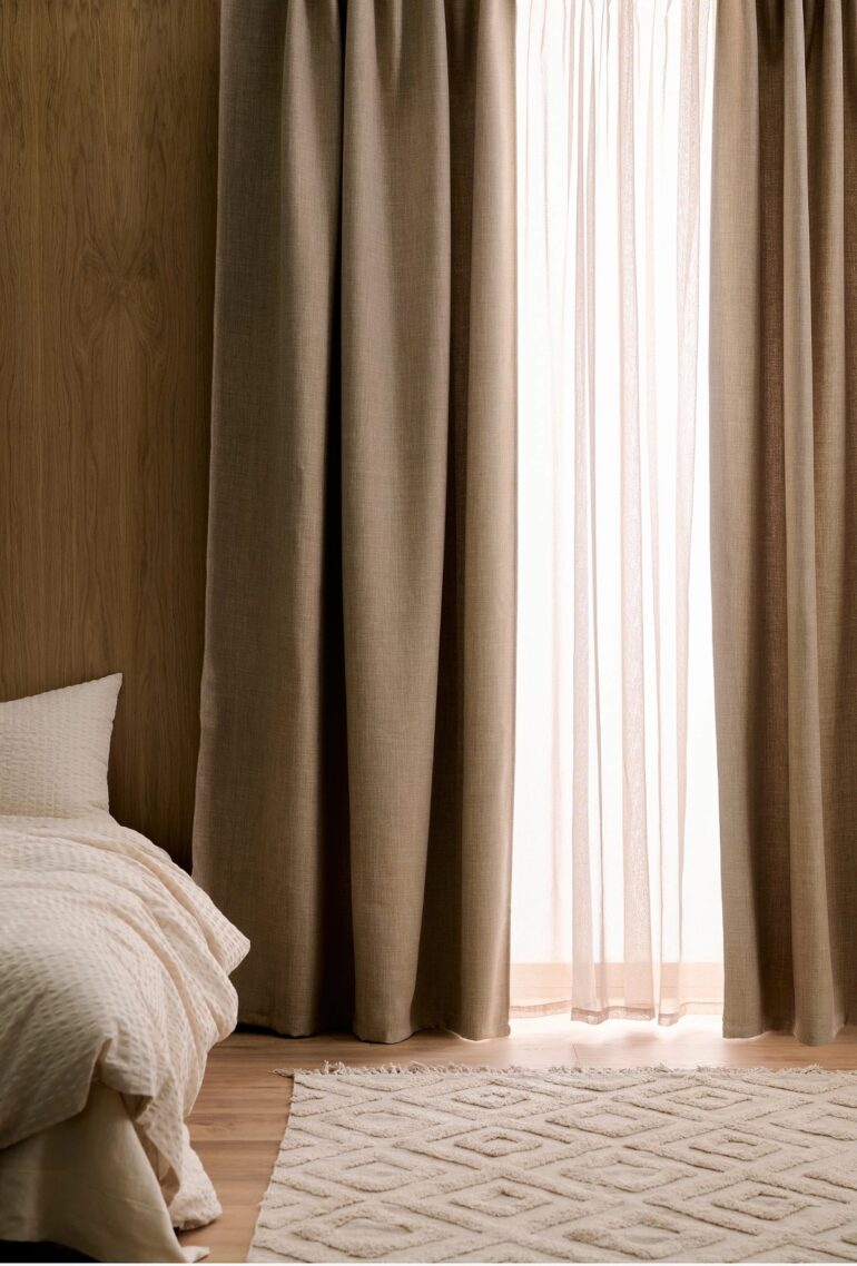 Mörkläggande gardin beige