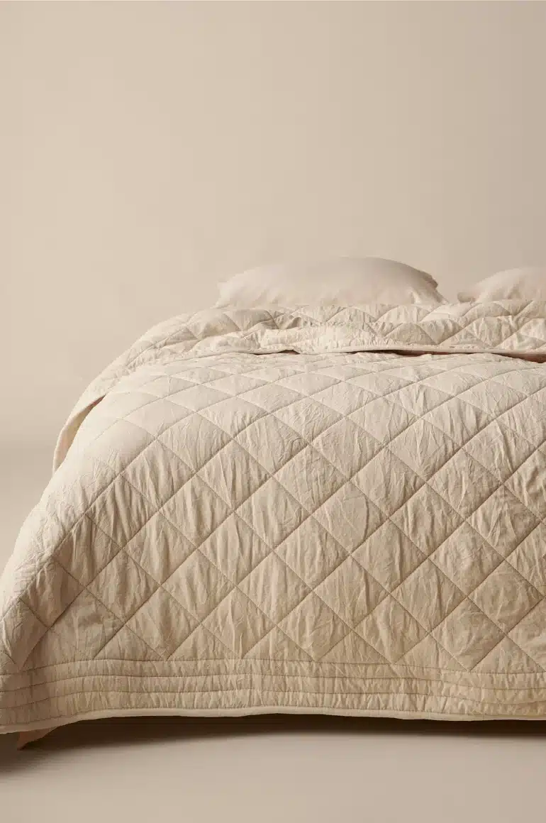 Beige overkast
