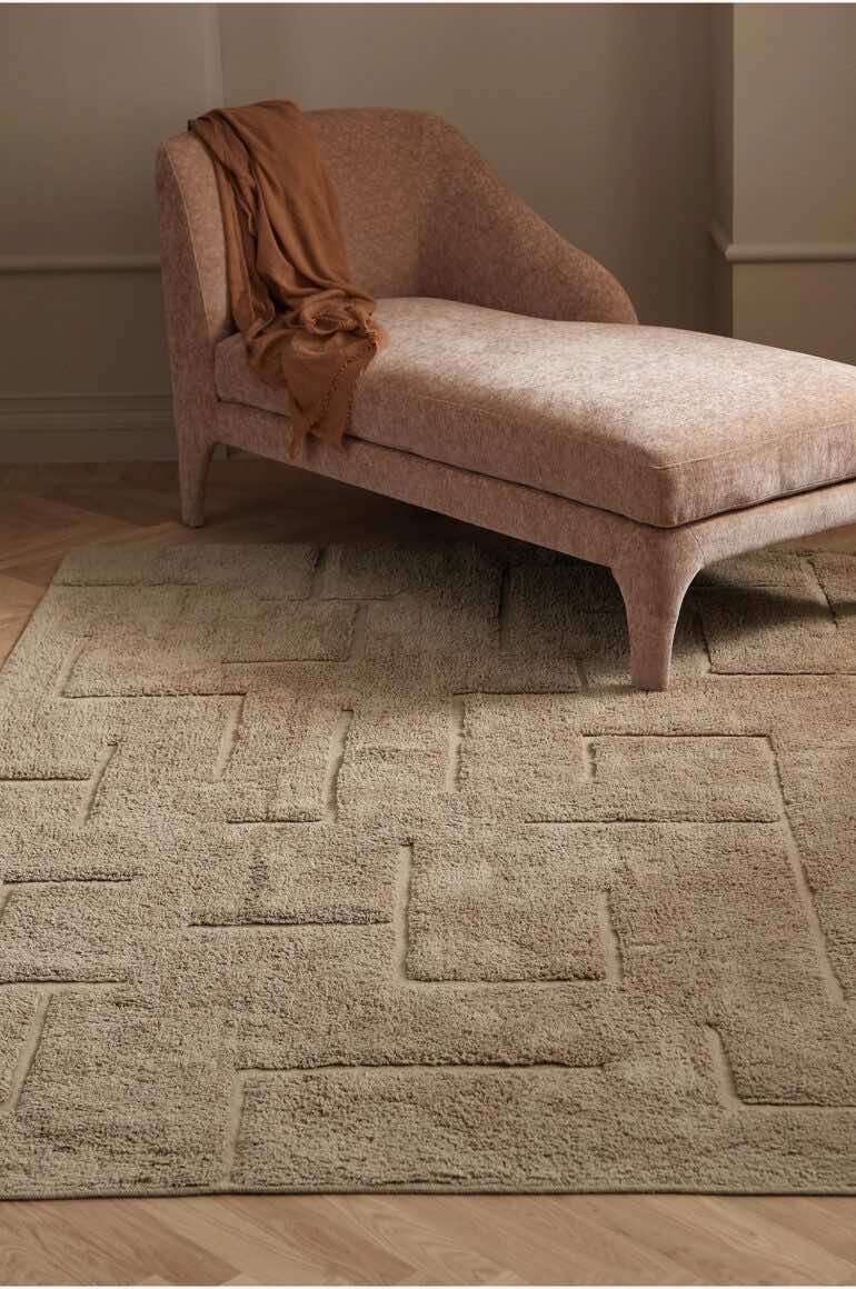 Morkbeige ullmatta 770x1160