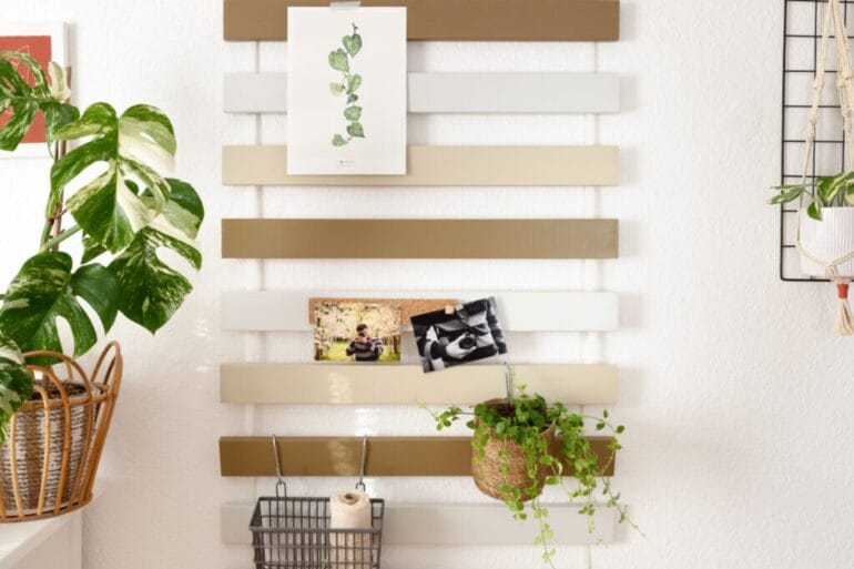 Luröy sängbotten väggförvaring