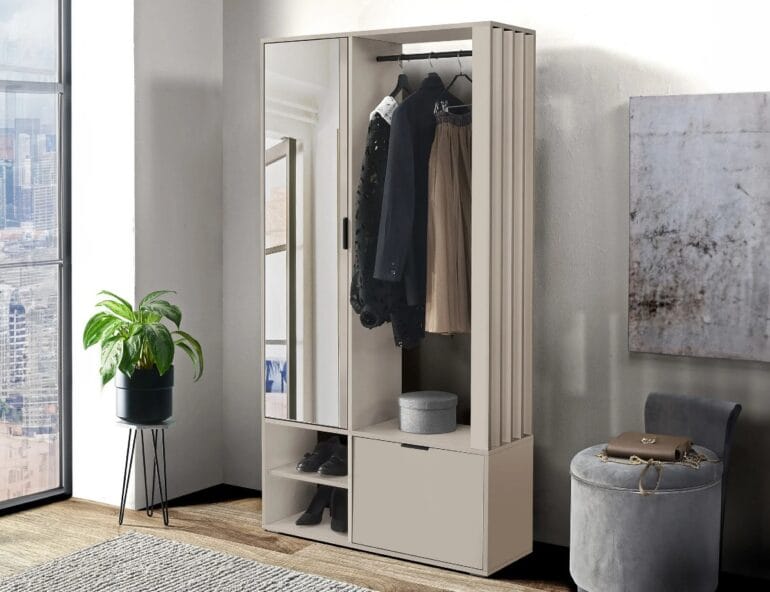 Beige hallmöbel