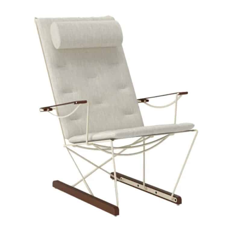 Spark lounge chair, ivory valnötsbetsad bok