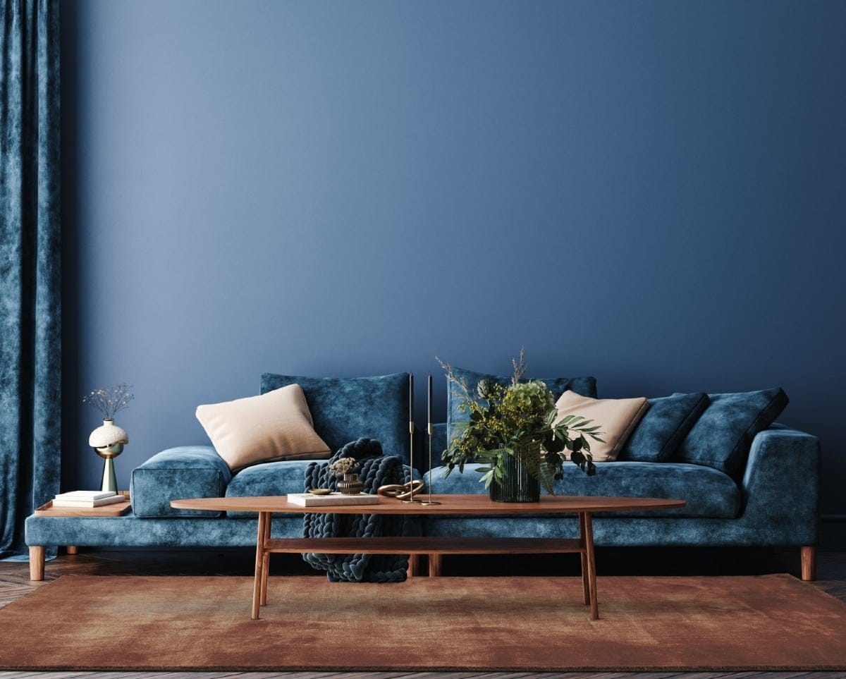 Vilken matta till en blå soffa? Experten tipsar – Inredningsvis