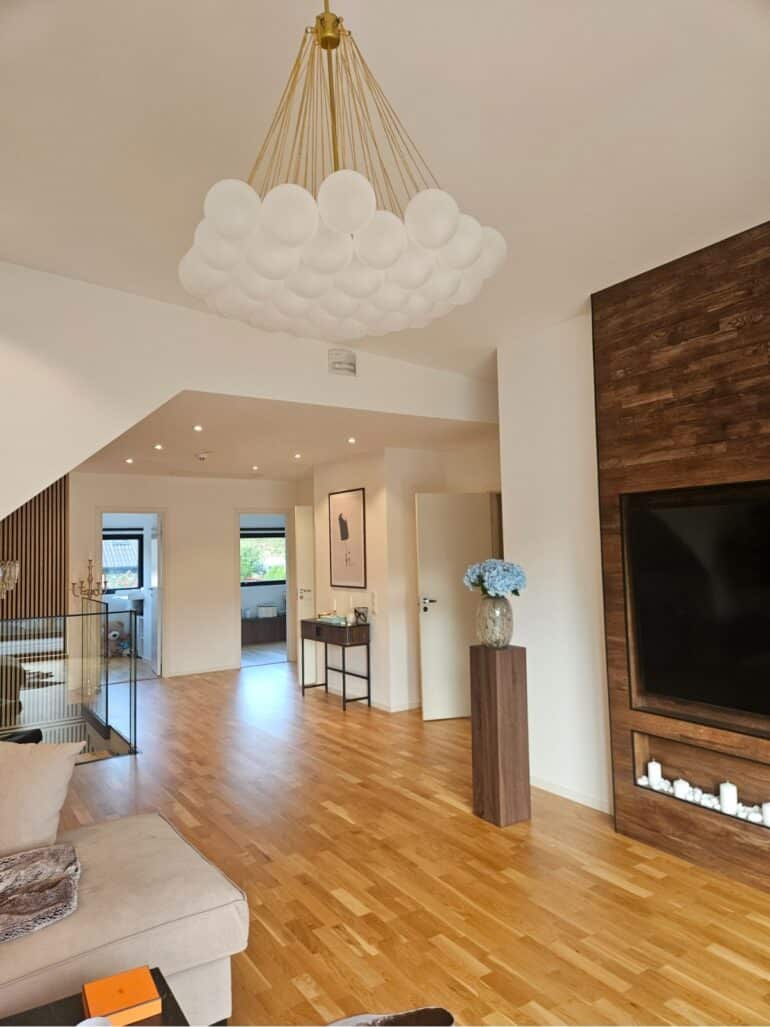 vardagsrum med snedtak