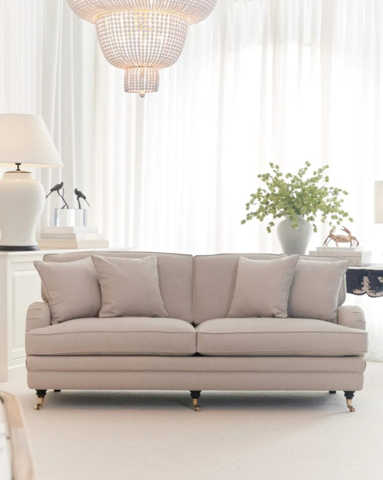 Beige howard soffa