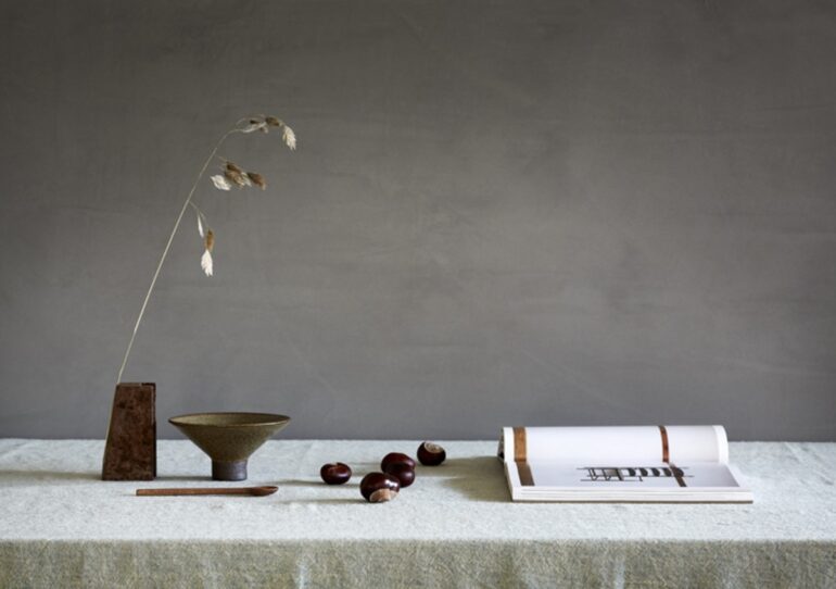 Måla grå strukturtapet