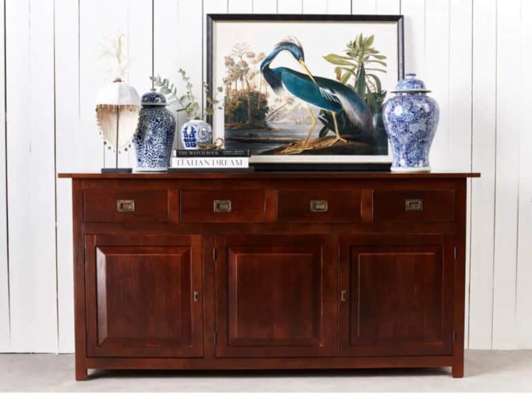 Hyannis träskänk i mörkt trä