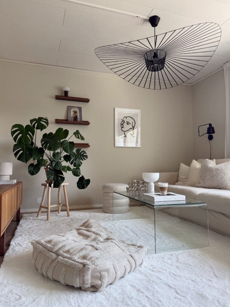 vardagsrum beige inspo