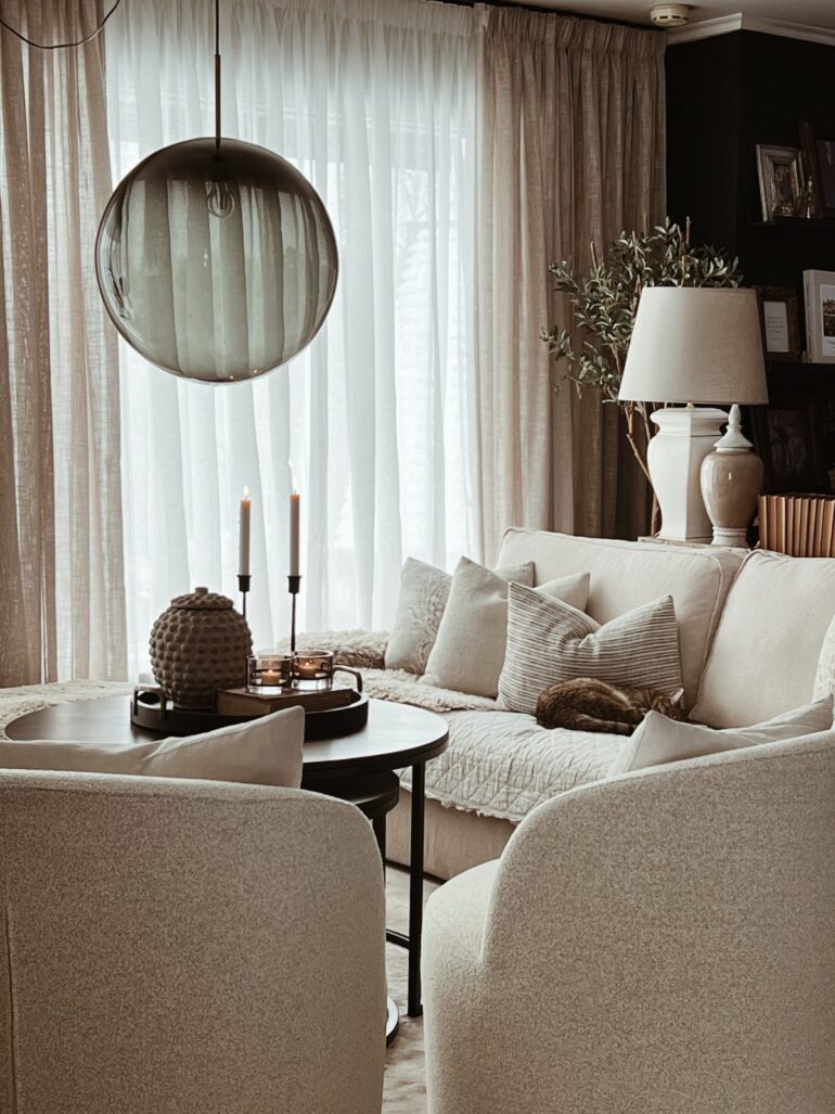 vardagsrum modernt beige