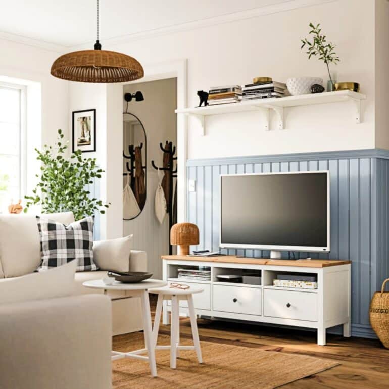 HEMNES Tv-bänk, vitbets/ljusbrun