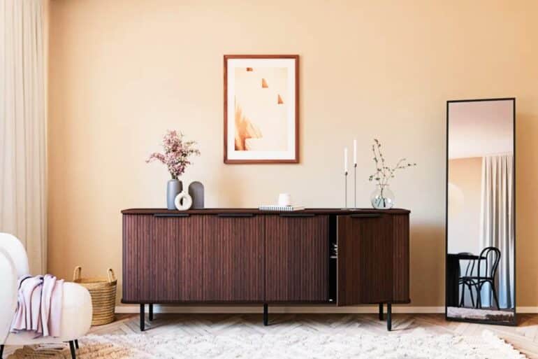Mörk sideboard valnöt